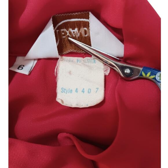 VINTAGE High Neck‎ Blouse Top 6 Pin Tucks Tie Red Dressy Career Office Holiday - Picture 6 of 9